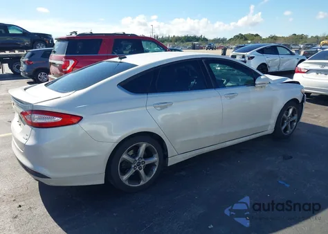 2013 Ford Fusion Se z USA, uszkodzony, nr VIN 3FA6P0HR8DR105292